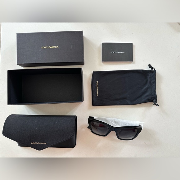 Dolce & Gabbana Sunglasses NEW, NEVER WORN (DG4384 53MM in Black & Gold) - Picture 5 of 14